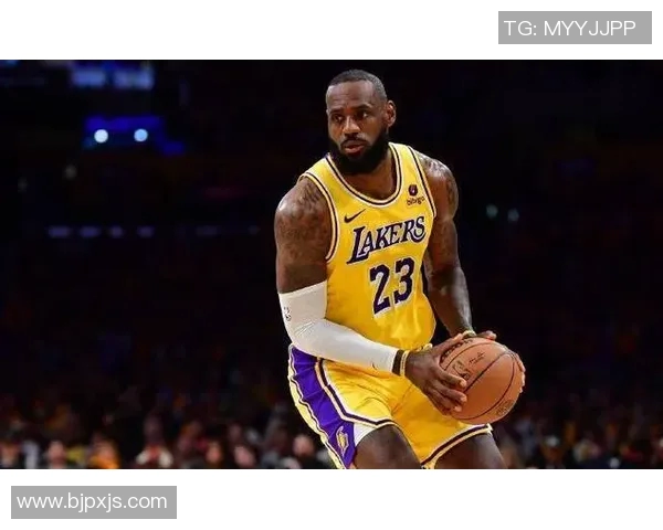 詹姆斯连续第三场比赛砍下30+,领导湖人击败火箭,保持不败势头