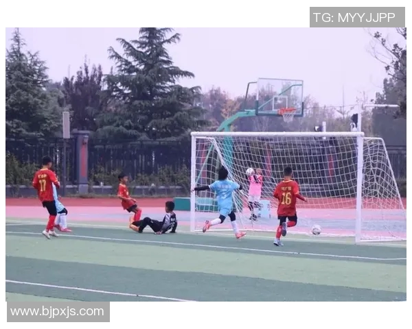 内江市校园足球比赛精彩直播助力青少年体育发展与团队精神培养